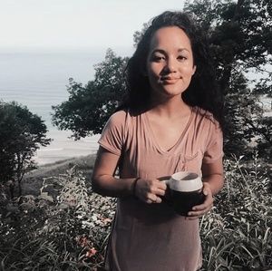 Meet your posher, Mia